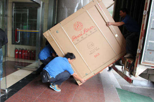 青秀钢琴贵重工艺品无忧运